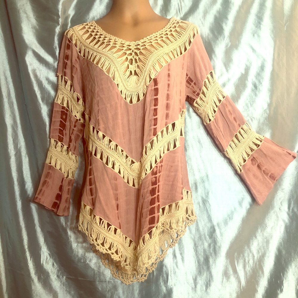 Gorgeous Umgee crochet and tie dye boho top, M